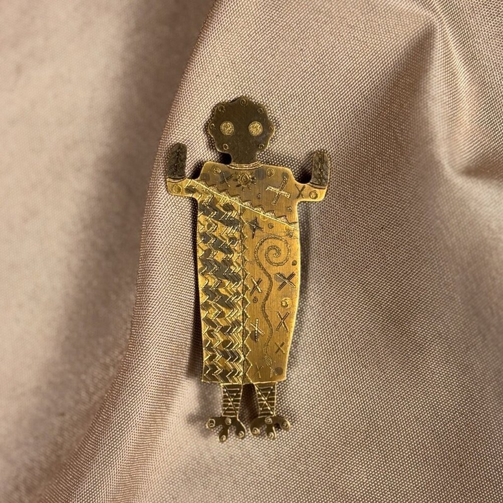 Artisan Signed J McDermott Heavily Engraved Tribal Figural Person brooch  A99